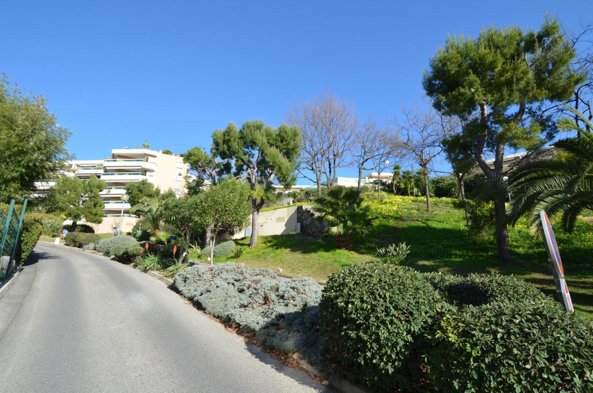 Plein Ciel - Appartement 5 Personnes Avec Piscine Sur La Corniche Fleurie A Nice Exteriör bild